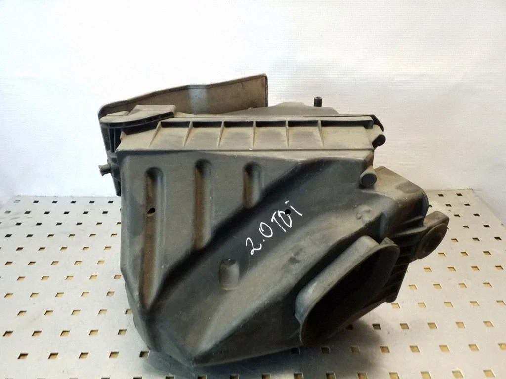 Õhufiltri korpus – Audi A4 S4 B7 8E 8H (2005-2008)