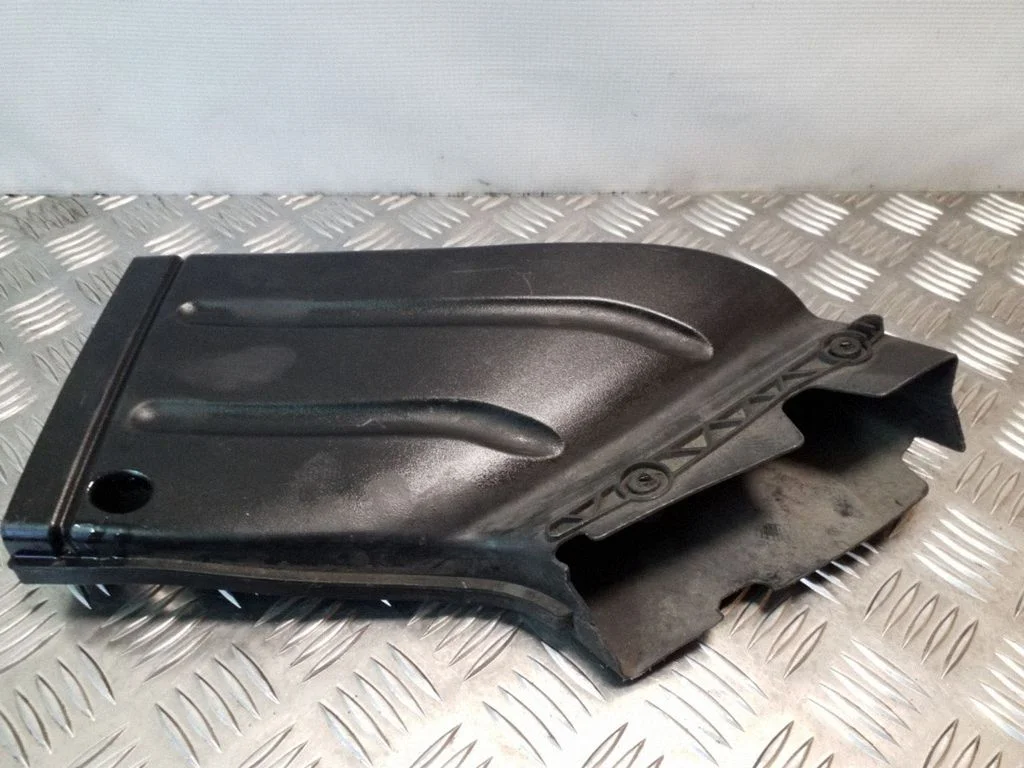 Air intake duct part – Audi A4 S4 B6 8E 8H (2001-2005)