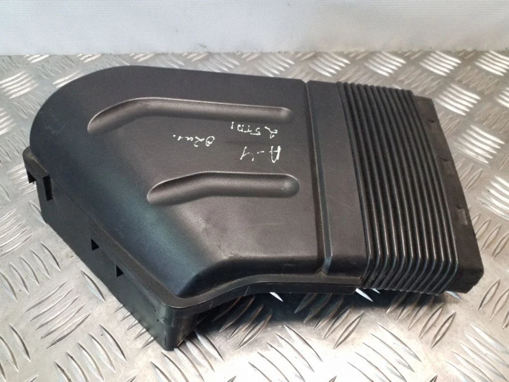 Gaisa ieplūdes kanāla detaļa (-as) – Audi A4 S4 B6 8E 8H (2001-2005)