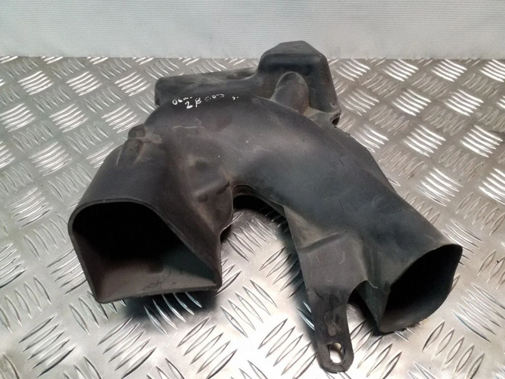 Air intake duct part – Chrysler Voyager (2004-2007)