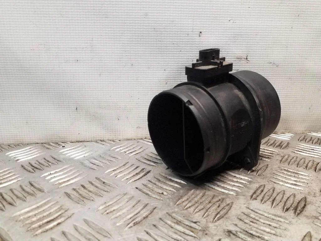Õhumassimõõtur 03L906461A