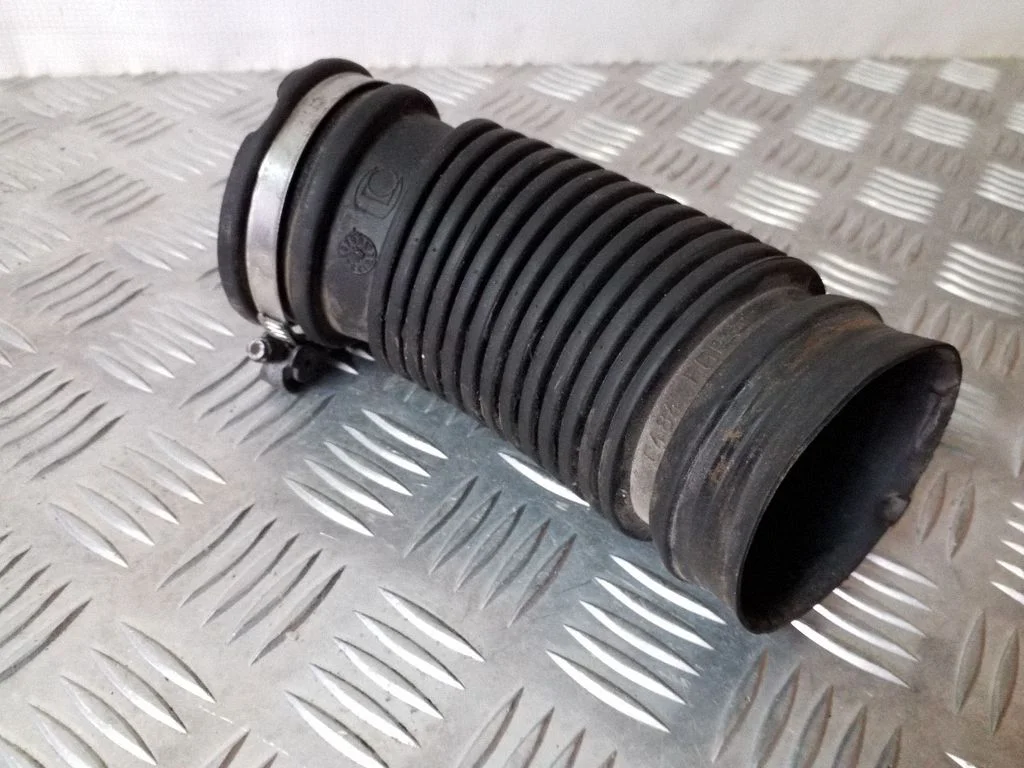 Air intake hose/pipe – Fiat Croma (2006-2016)