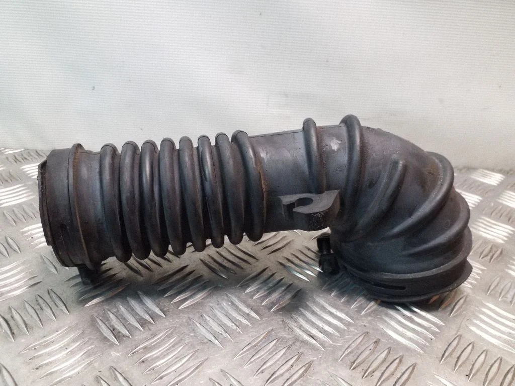 Air intake hose/pipe SH0113221