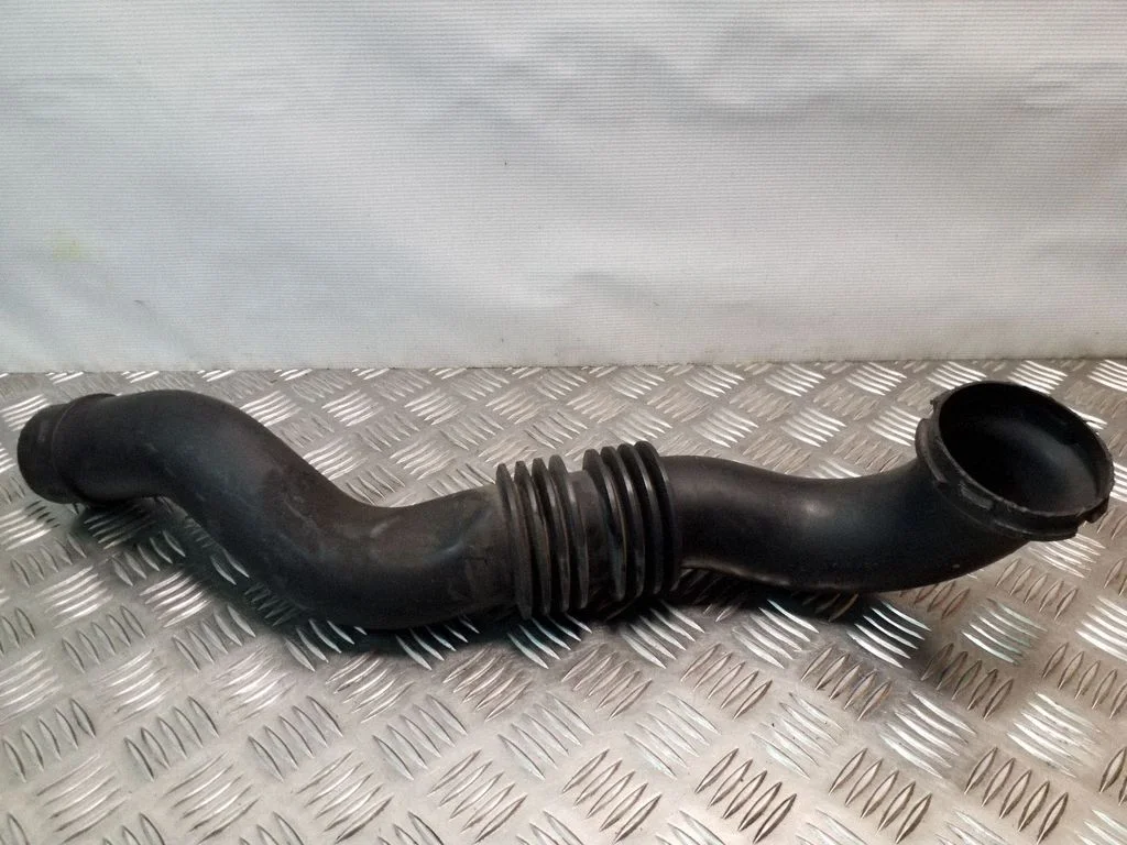 Air intake hose/pipe 8200865653