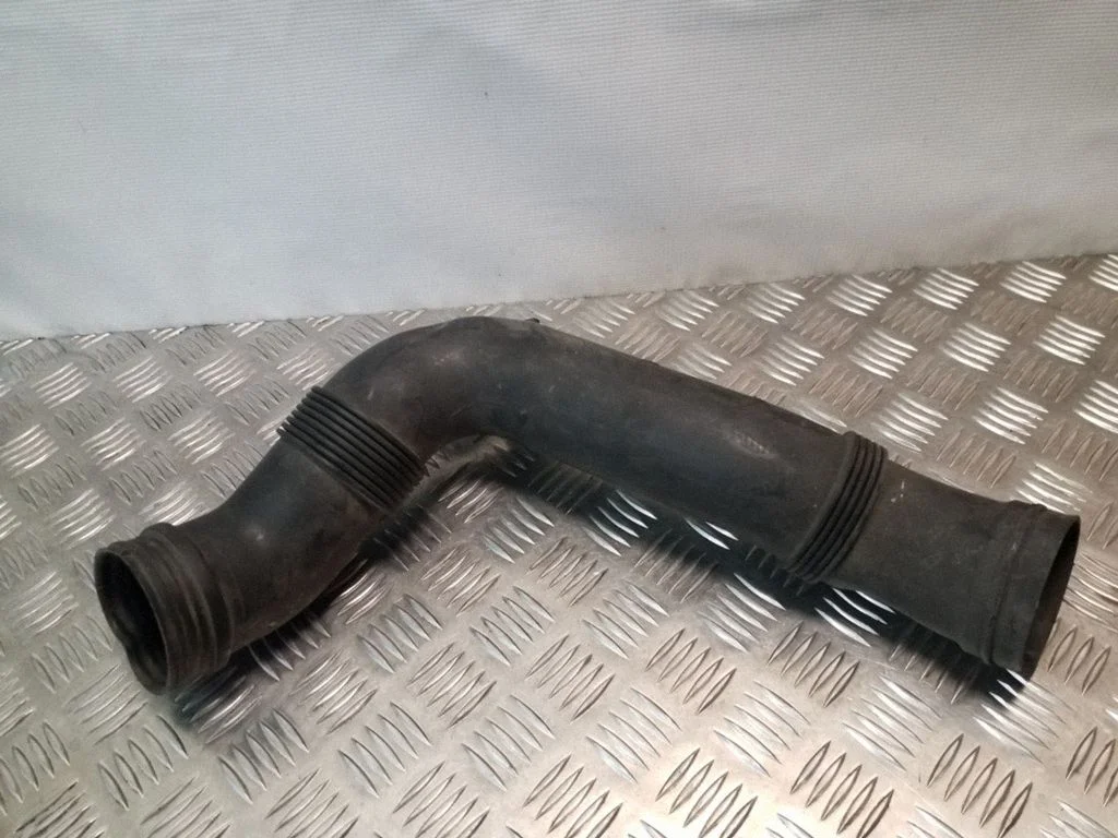 Šļūtene (-es)/ caurule (-es) – Audi A3 S3 8P (2003-2012)