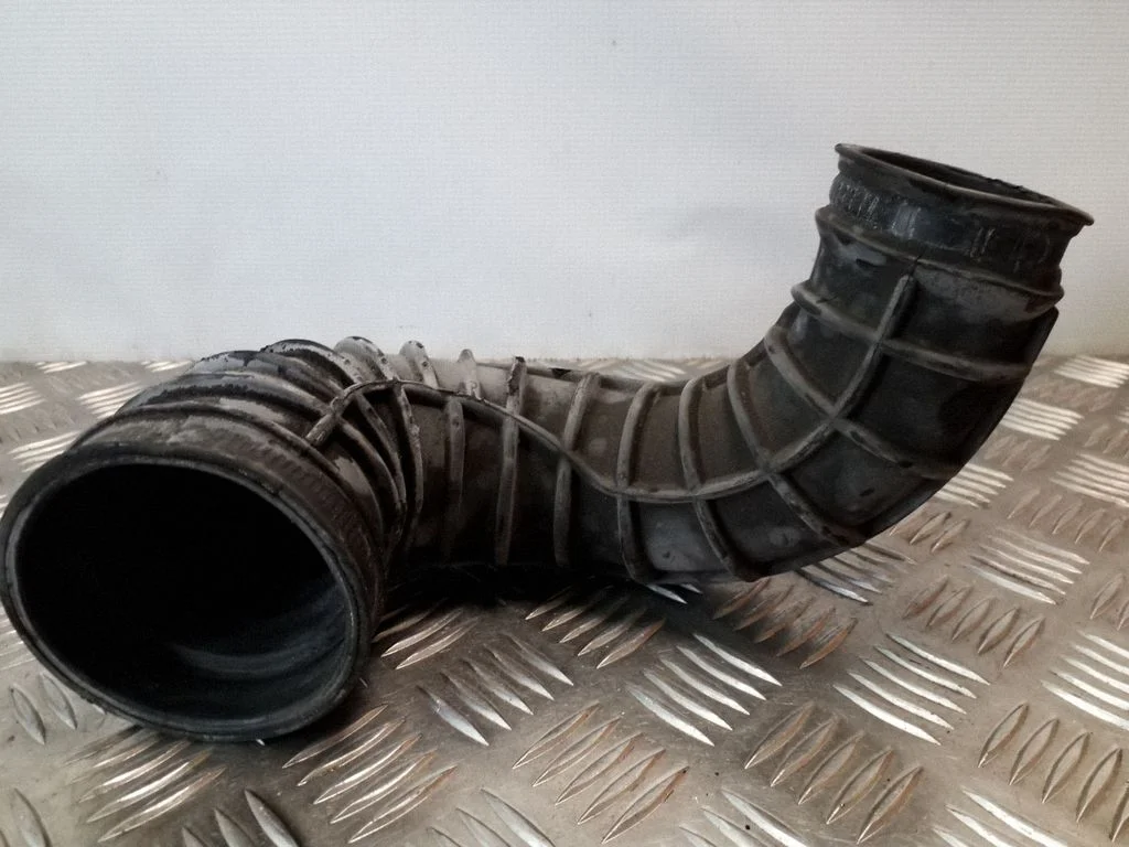 Air intake hose/pipe 08634143