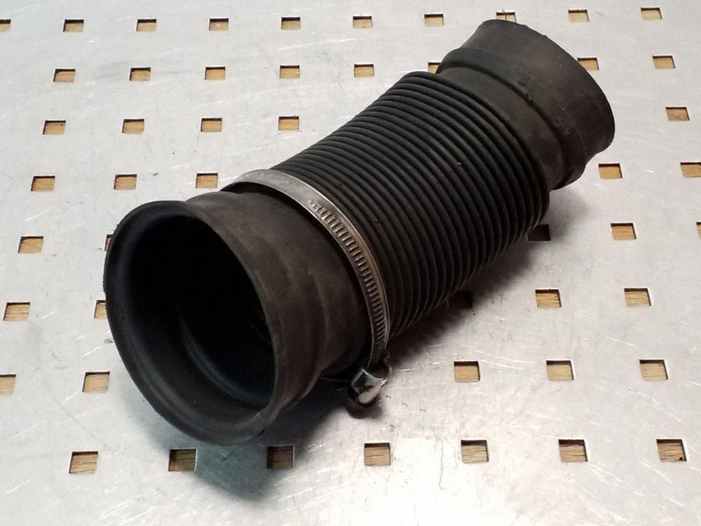 Õhu sisselaske voolik (-ud)/ toru (-d) – Opel Vectra C (2005-2009)