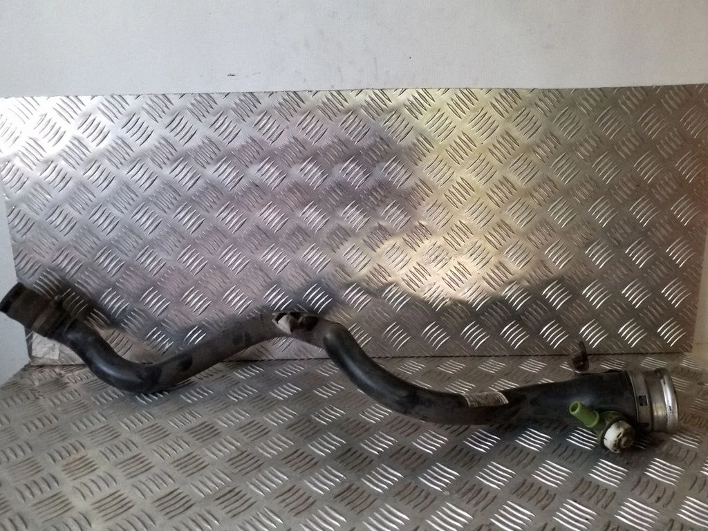 Fuel tank filler neck pipe – BMW 1 Series F20 F21 (2011-2019)