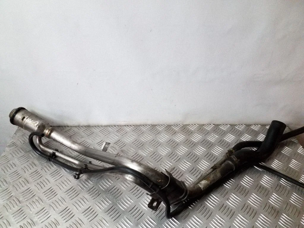 Fuel tank filler neck pipe