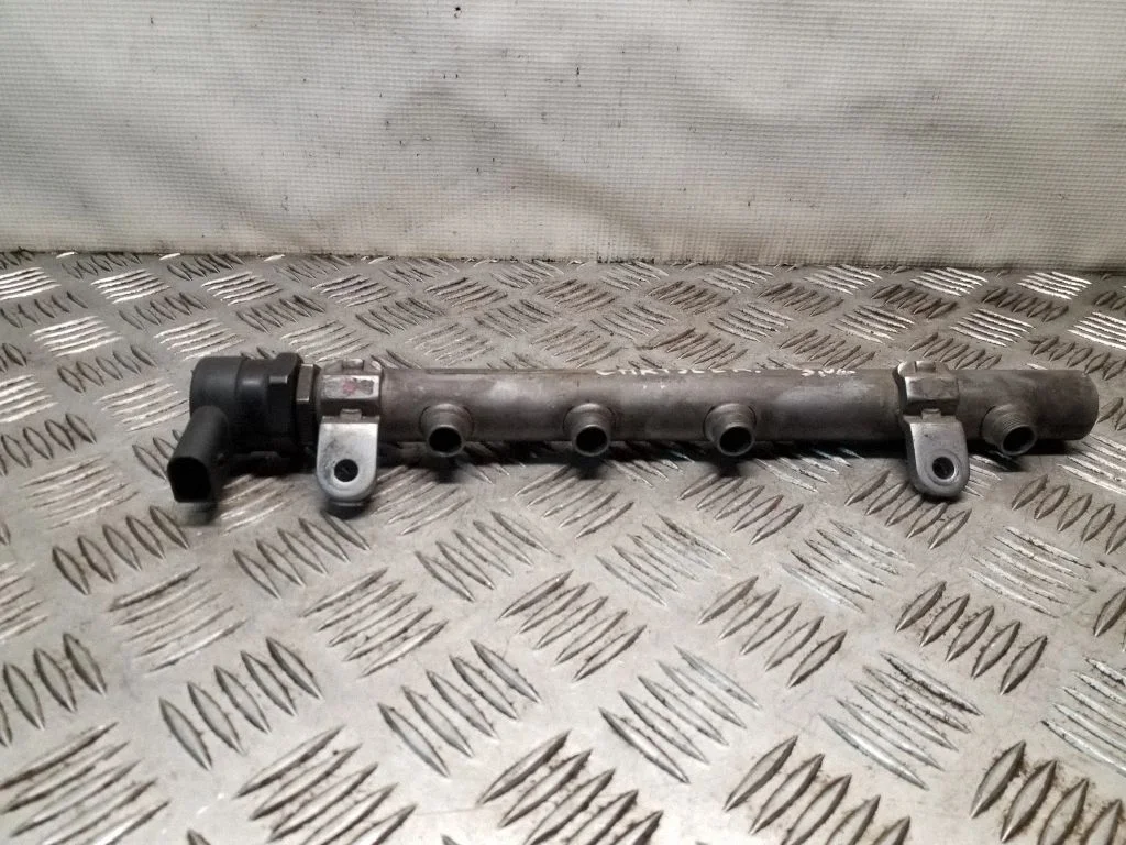 Fuel main line pipe