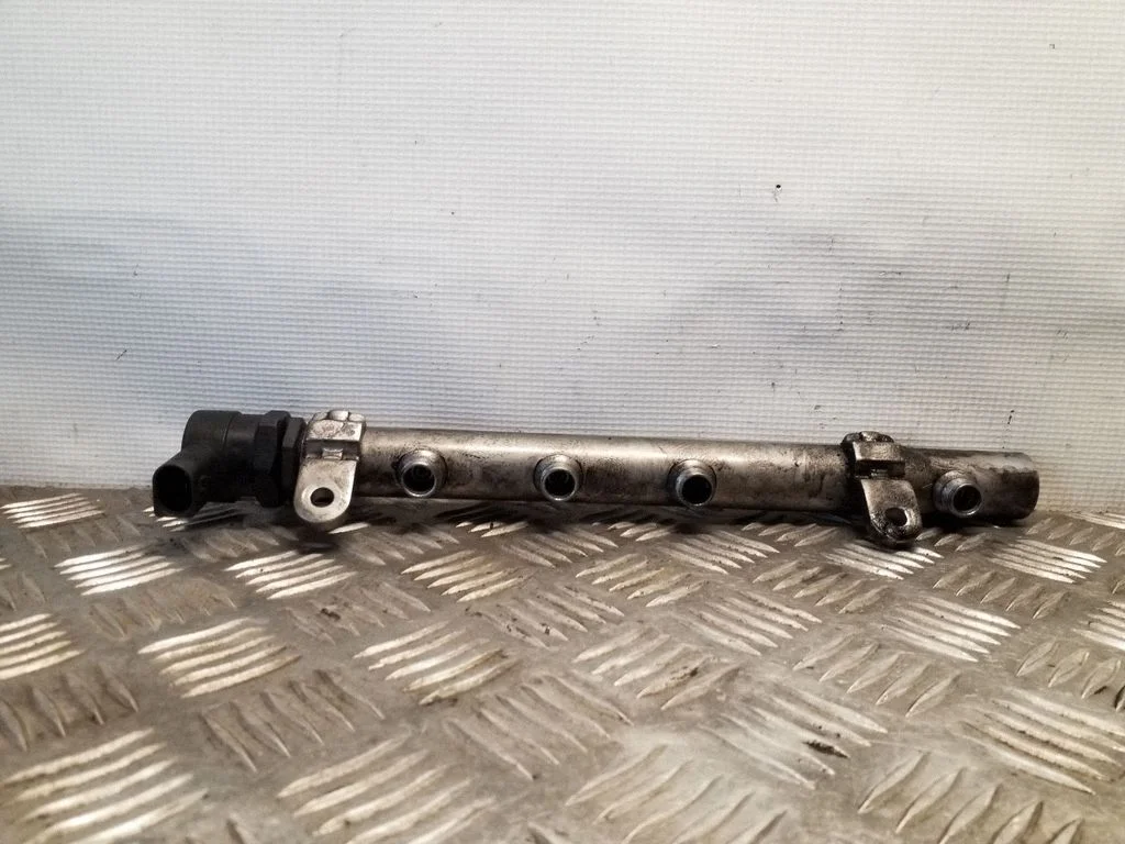 Fuel main line pipe