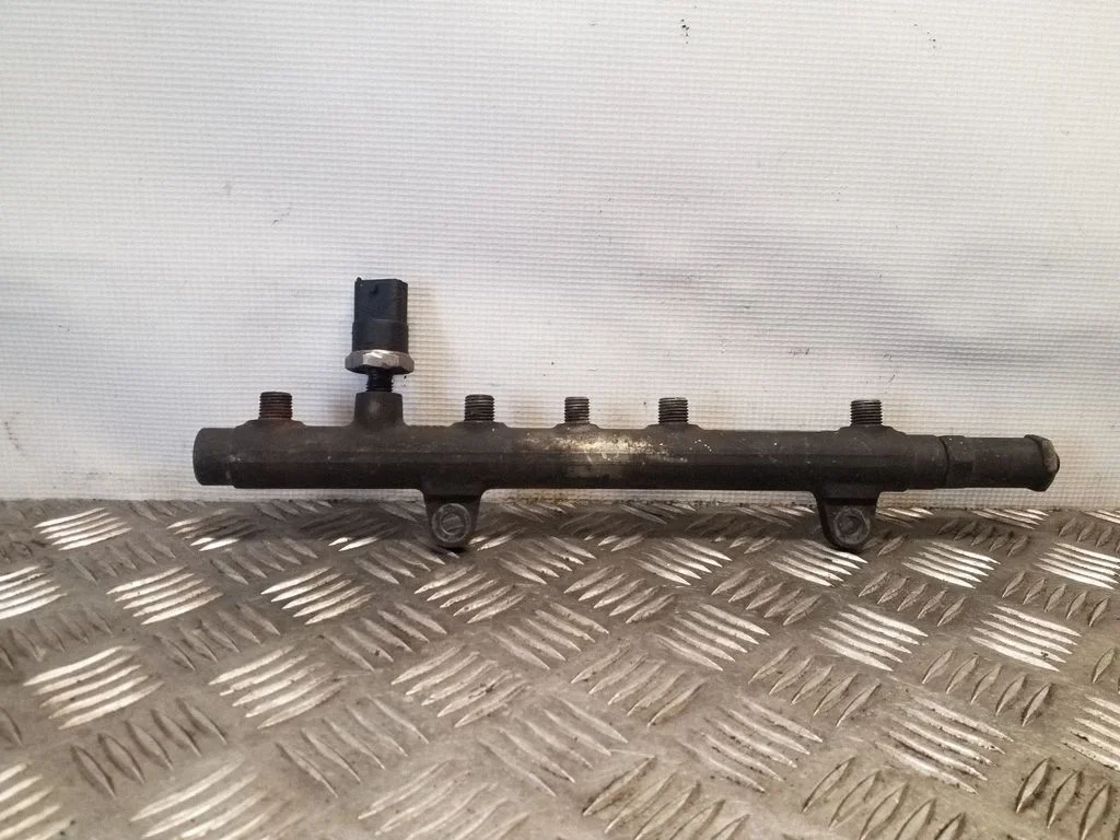 Fuel main line pipe – Renault Trafic II (X83) (2001-2014)