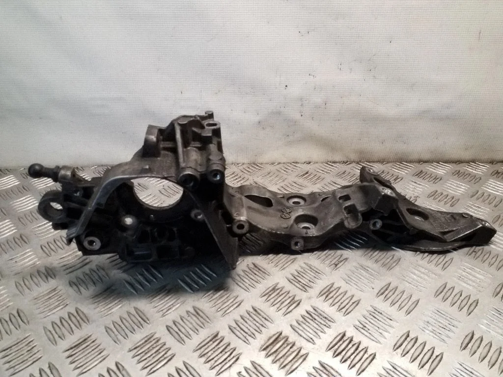 Generator/alternator bracket – Skoda Superb B8 (3V) (2015-2024)