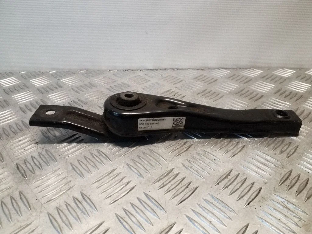 Mootoripadi 5Q0199855AC