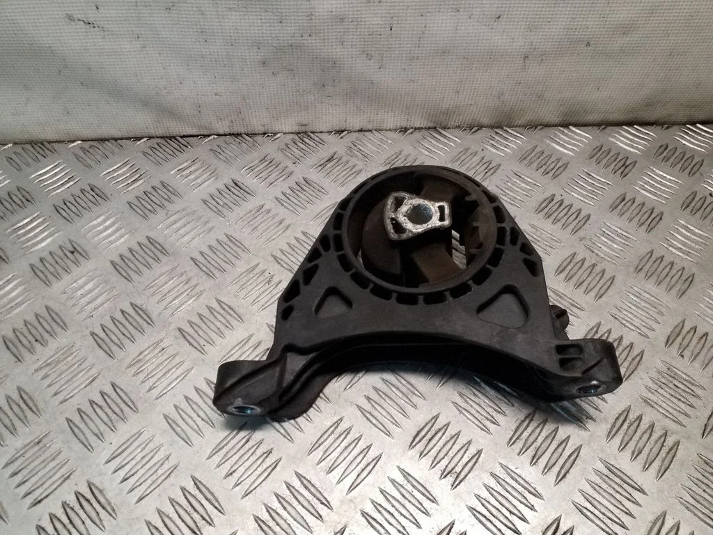 Dzinēja spilvens – Opel Insignia A (2008-2017)