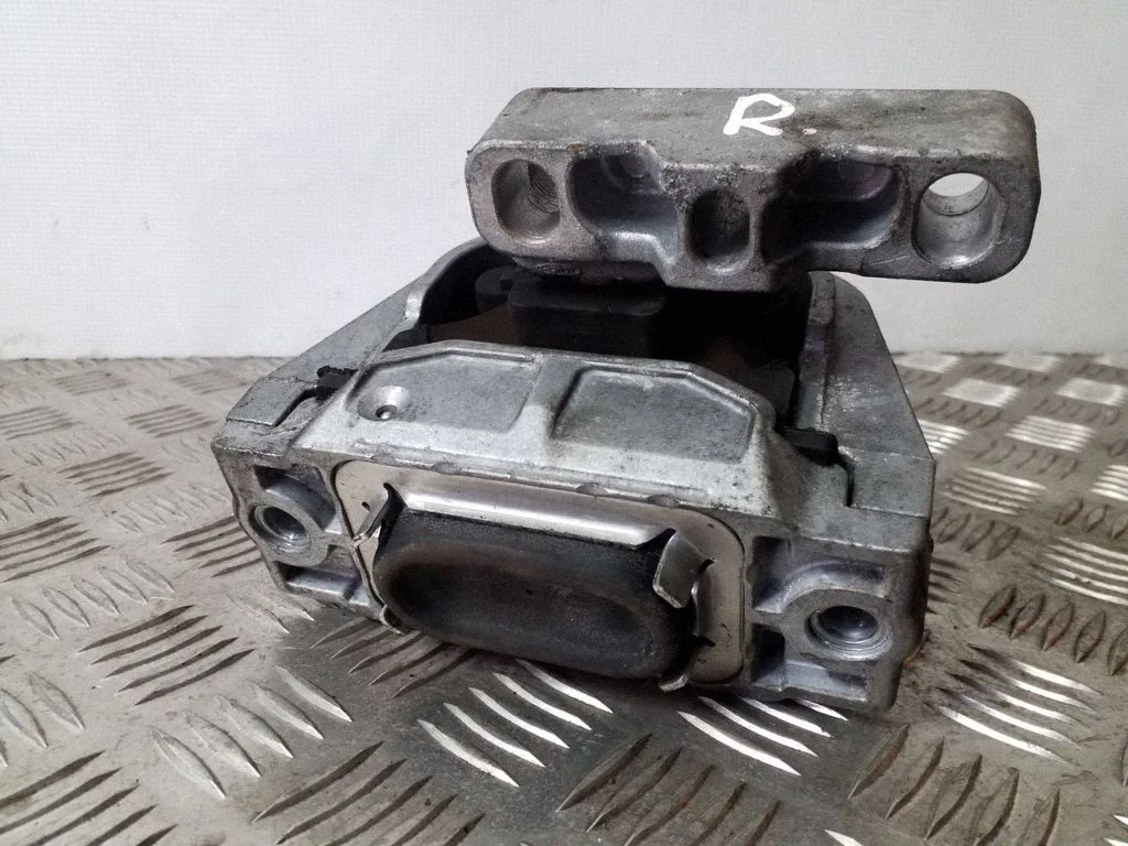 Engine mount bracket 1K0199262