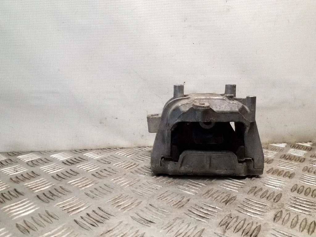 Dzinēja spilvens – Skoda Superb B8 (3V) (2015-2024)