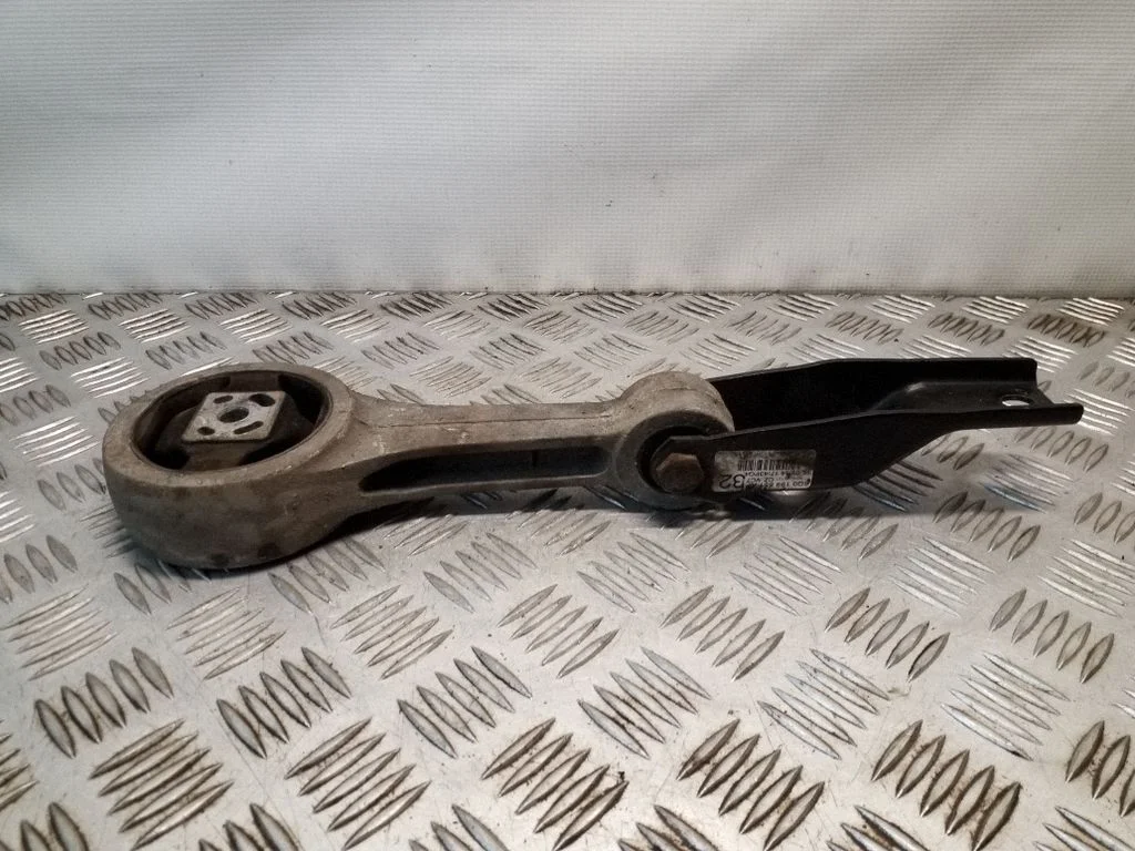 Engine mount bracket – Audi A1 (2010-2018)