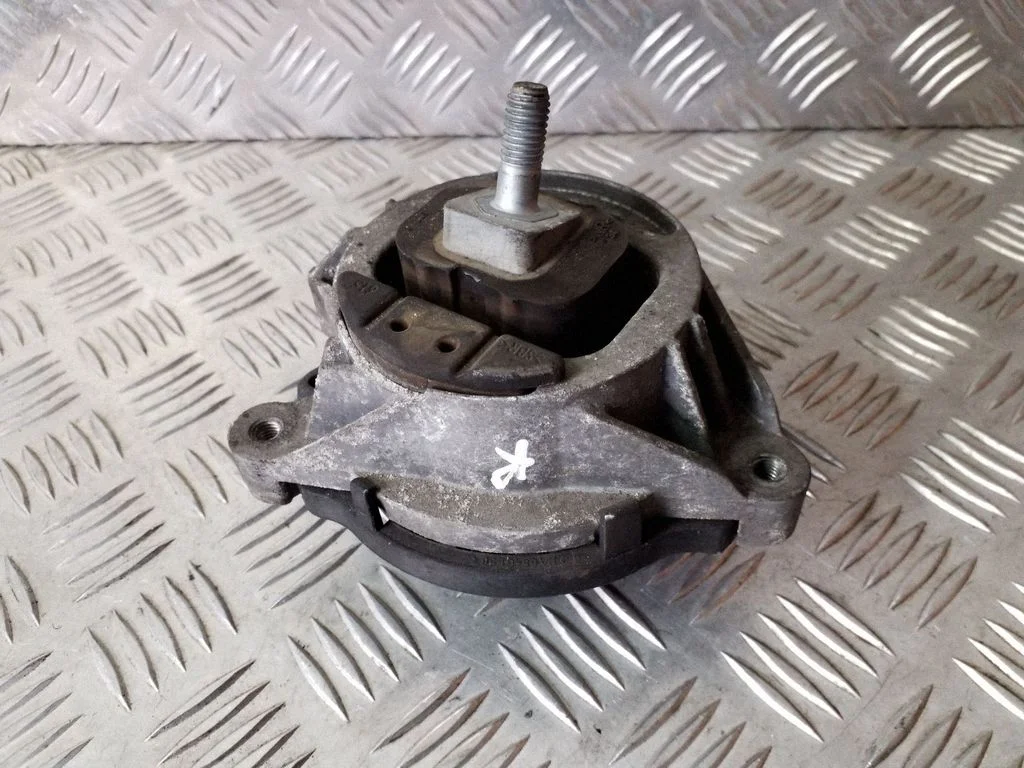 Engine mount bracket 6855456