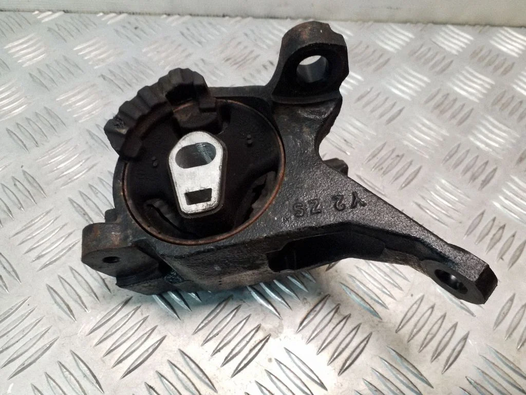Dzinēja spilvens – Mazda 6 (2008-2013)