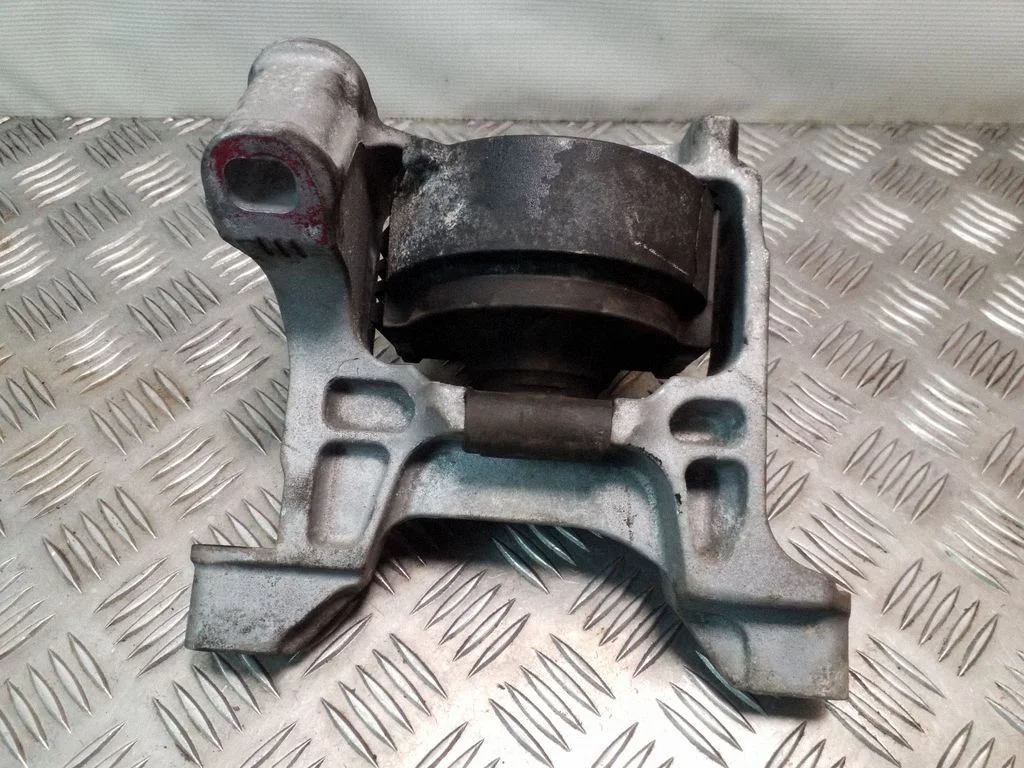 Engine mount bracket KD45K1442