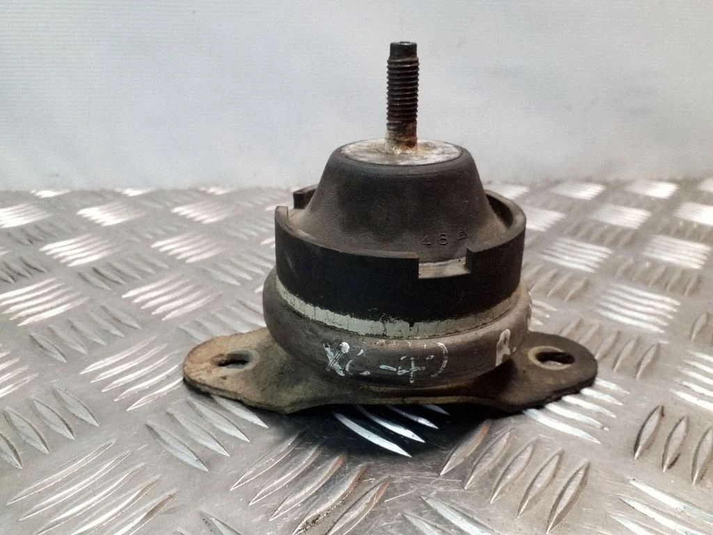 Engine mount bracket – right