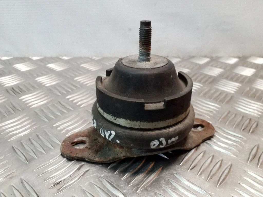 Engine mount bracket – right