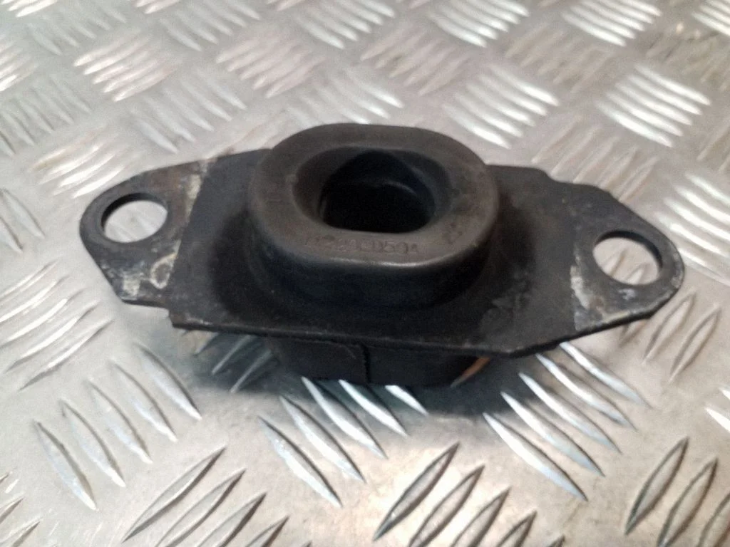 Dzinēja spilvens 11220ED50A