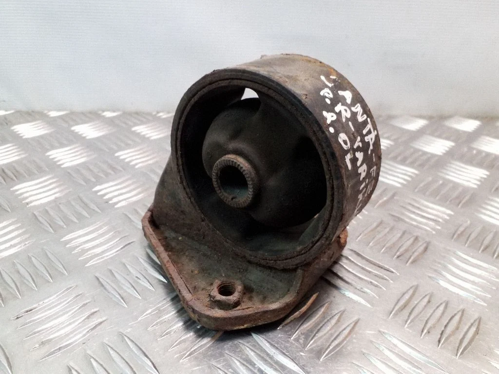 Engine mount bracket