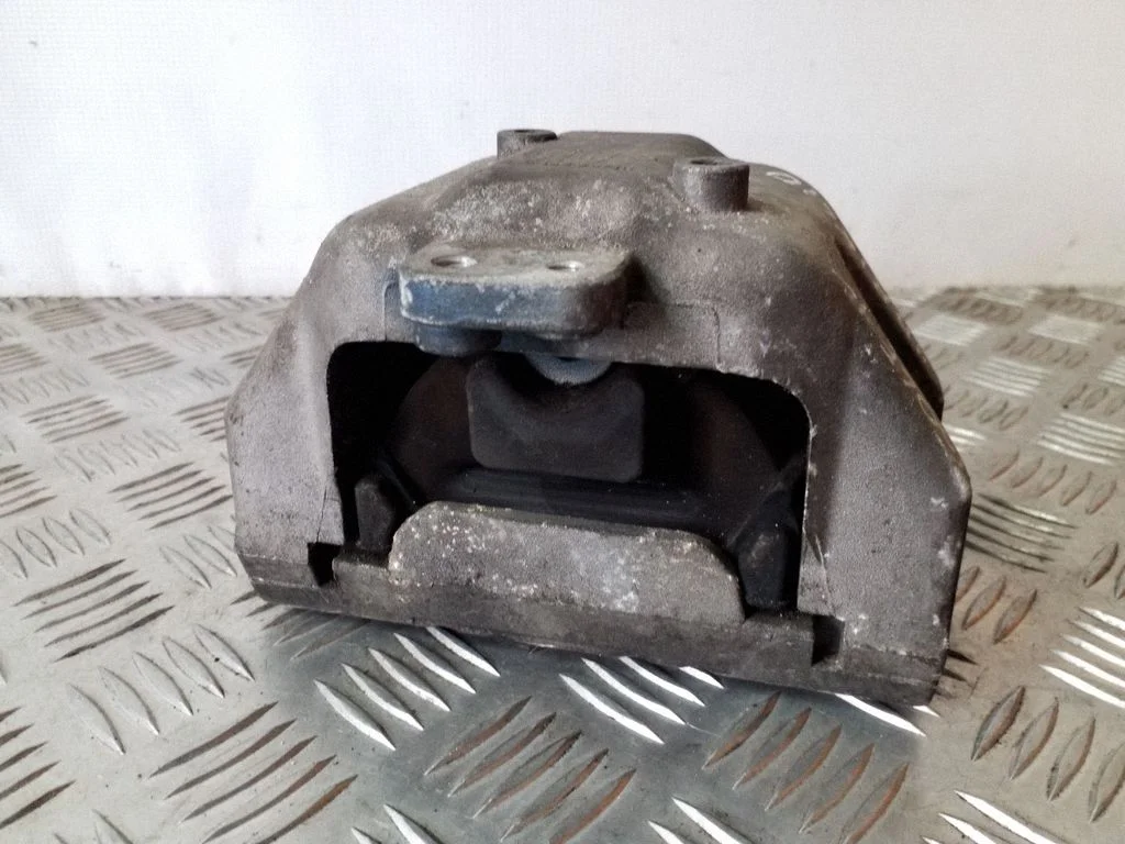 Dzinēja spilvens 1J0199262