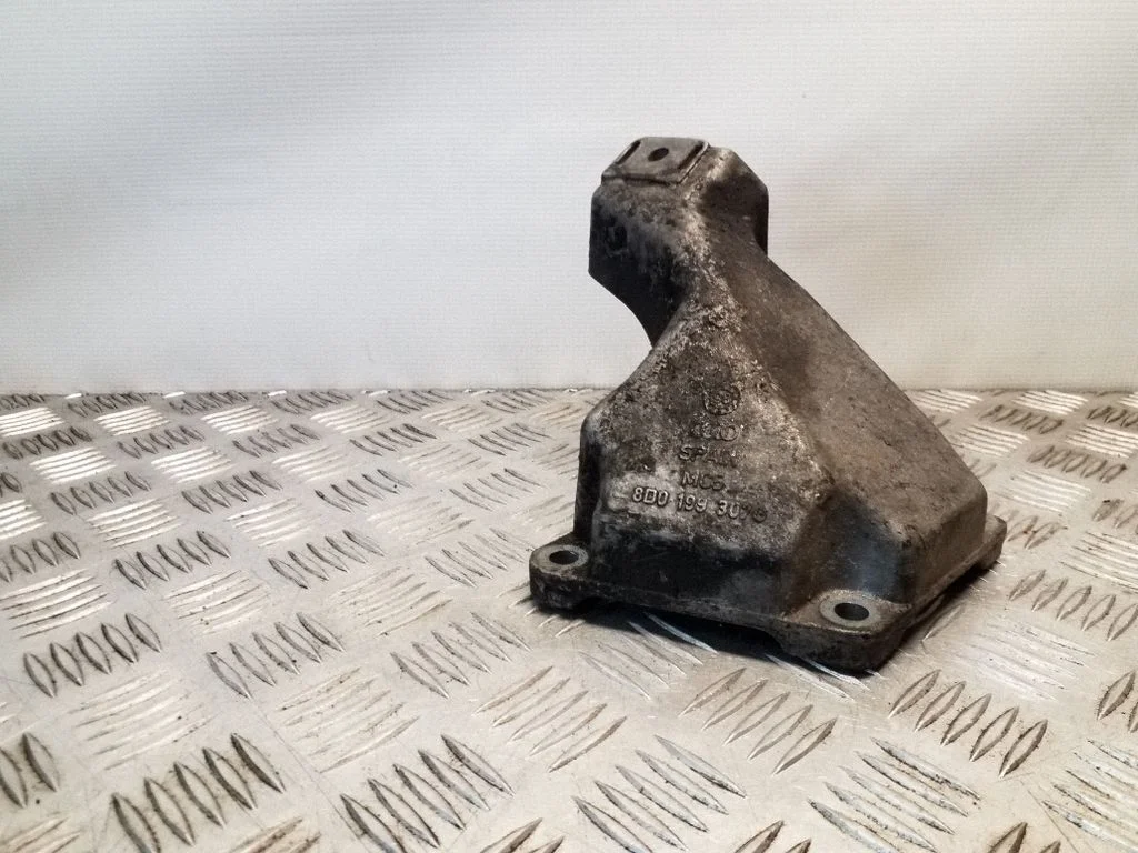 Engine mounting bracket 8D0199307G