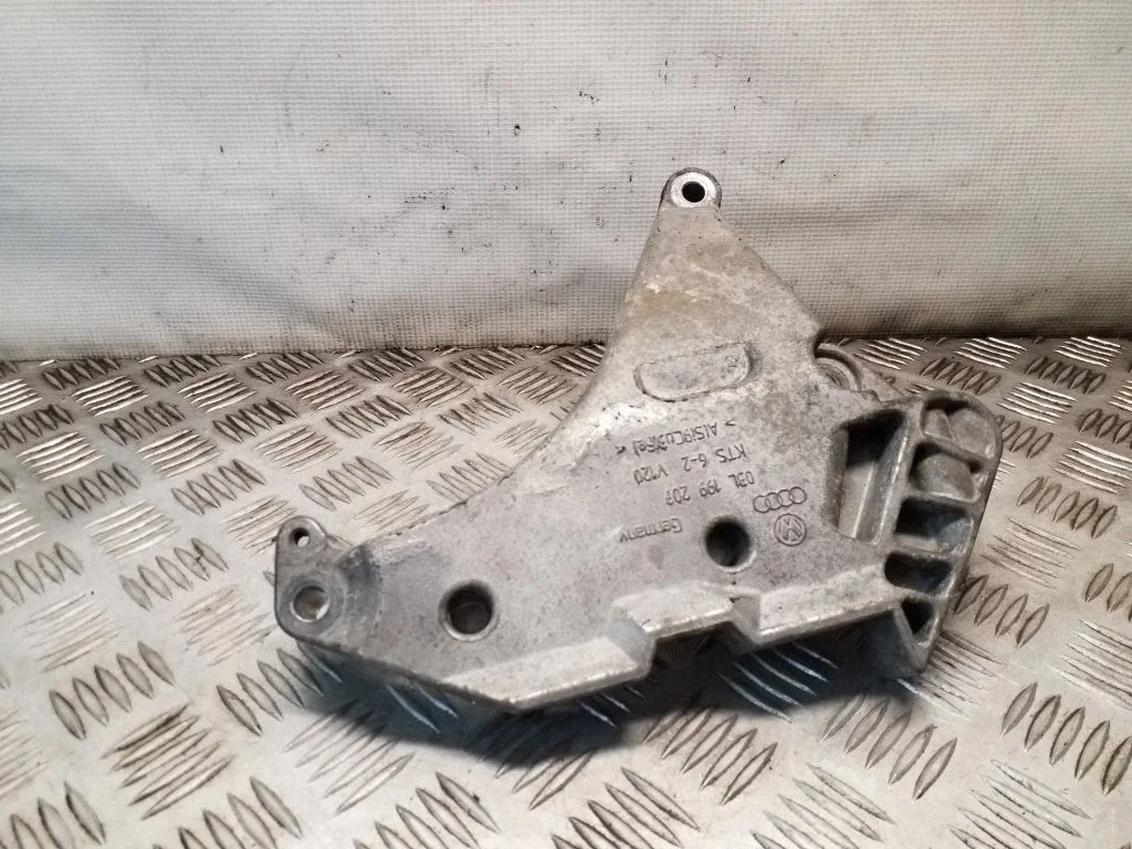 Mootori kinnituskronstein 03L199207