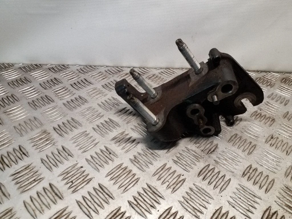 Mootori kinnituskronstein DS7Q6030BC