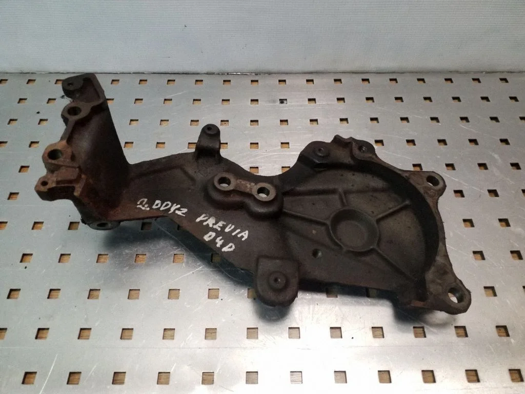 Engine mounting bracket