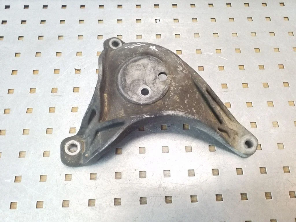 Mootori kinnituskronstein – BMW 5-seeria E39 (1996-2003)