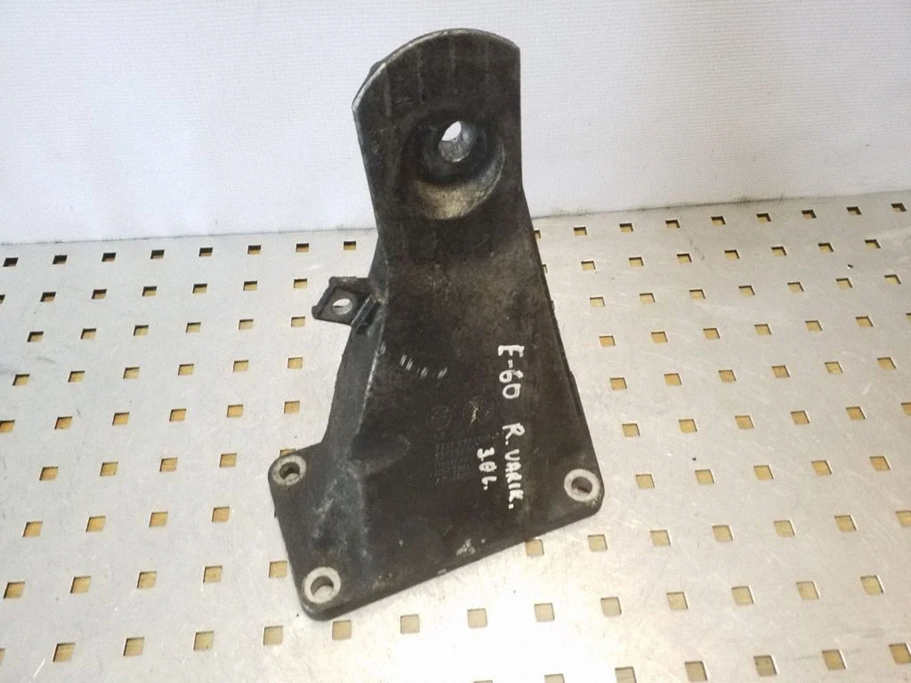 Engine mounting bracket – BMW 5 Series E60 E61 (2004-2010)
