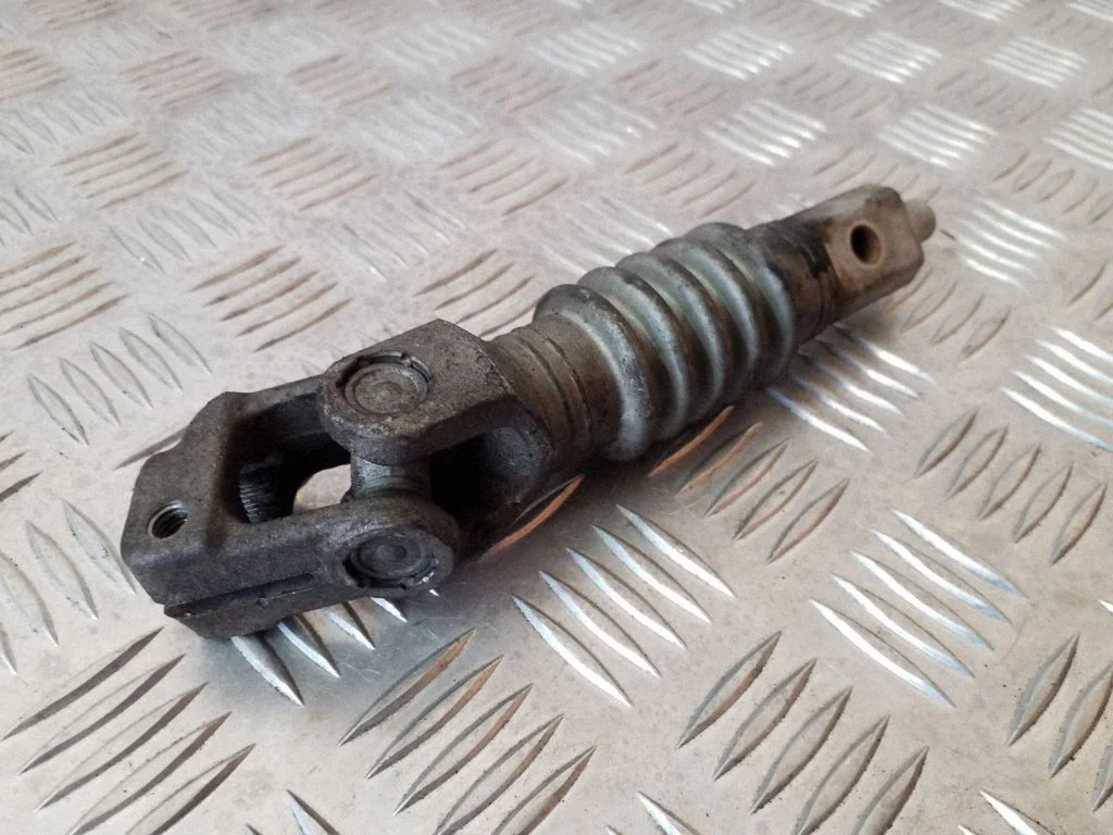 Steering column universal joint