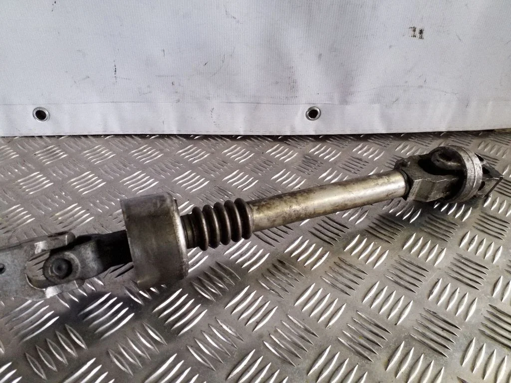 Steering column universal joint 3446794