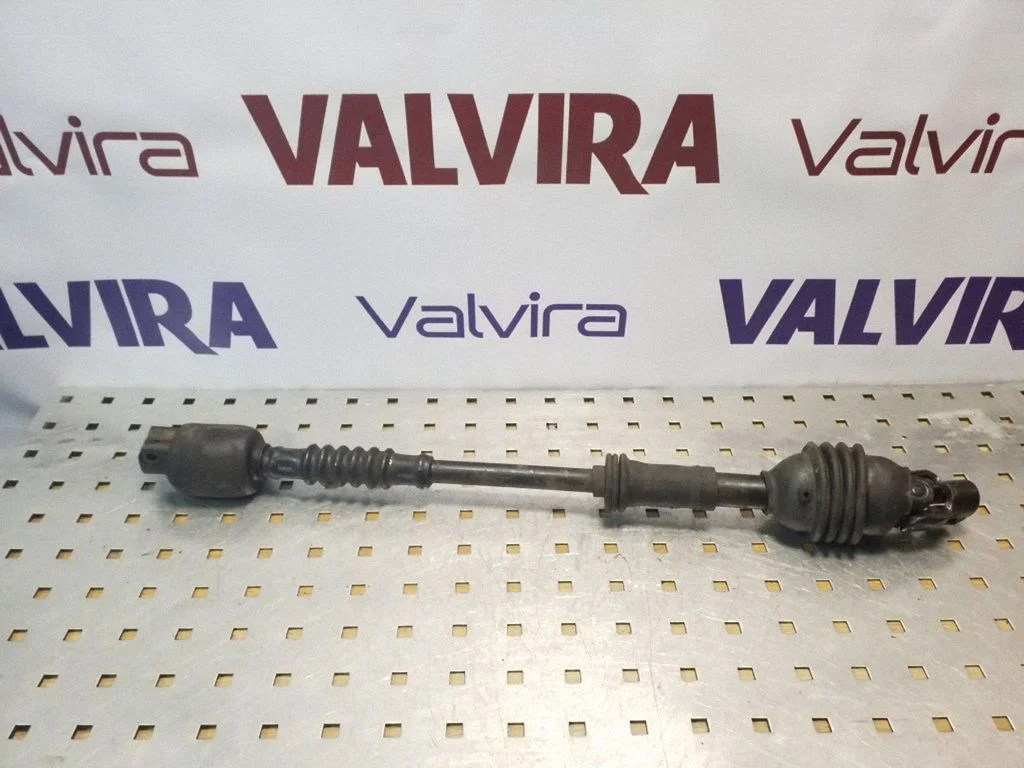 Stūres statņa krustveida savienojums