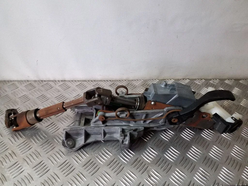 Steering wheel axle AV6N3C529CB