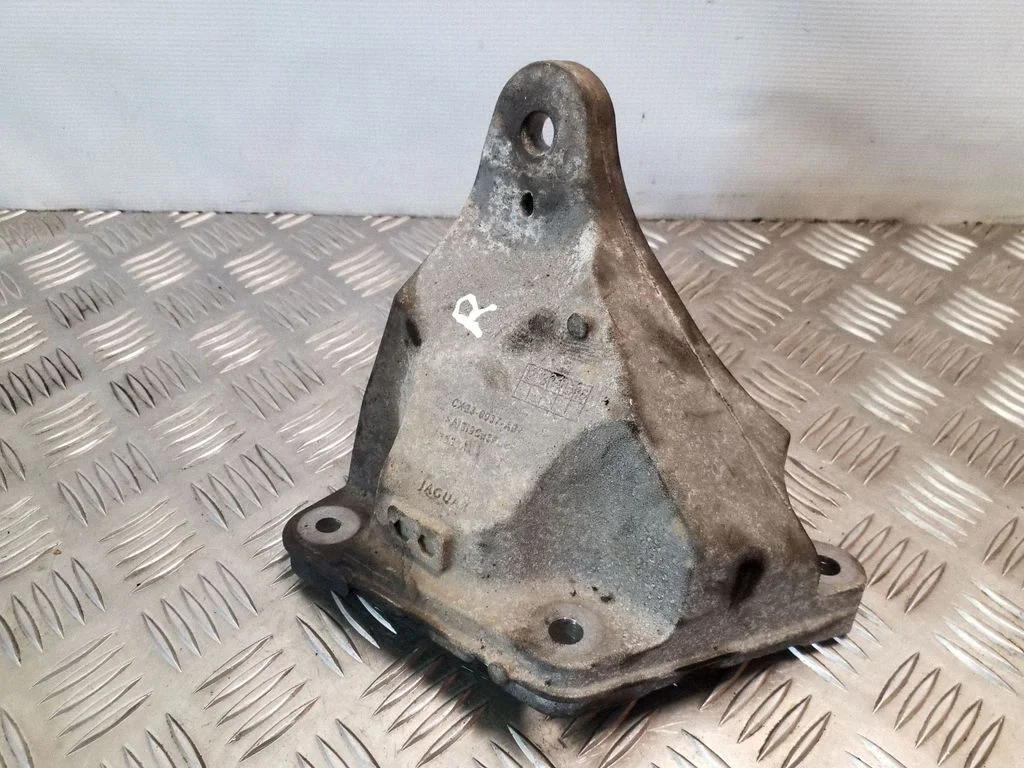 Engine mounting bracket CX236037AB