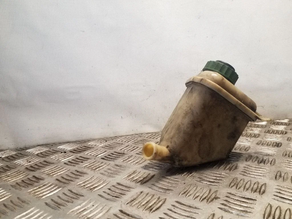 Zbiorniczek płynu wspomagania 7L0422371C