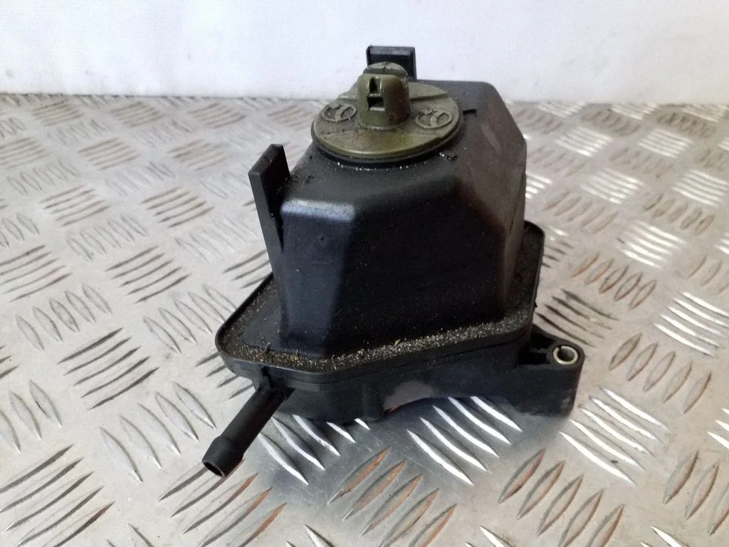 Stūres pastiprinātāja šķidruma tvertne 1J0422371C