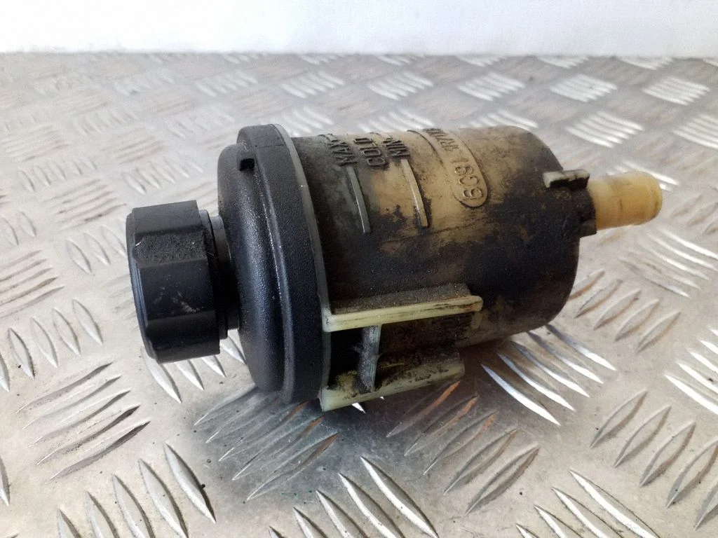 Power steering fluid tank/reservoir – Volvo XC60 (2009-2013)
