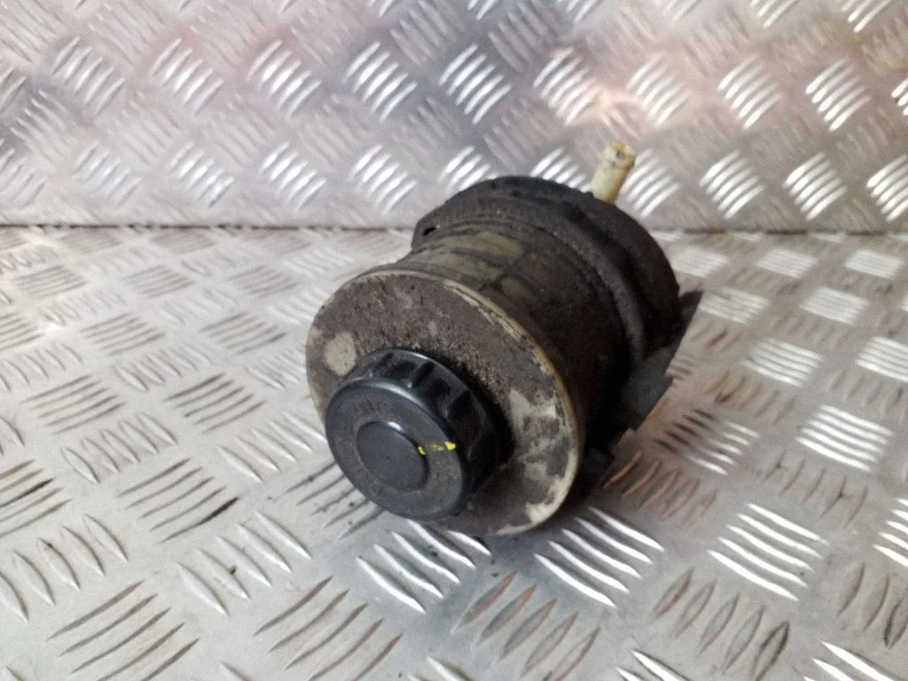 Power steering fluid tank/reservoir – Opel Vivaro (2001-2014)