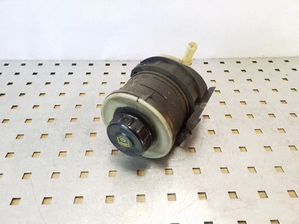 Power steering fluid tank/reservoir – Opel Vivaro (2001-2014)