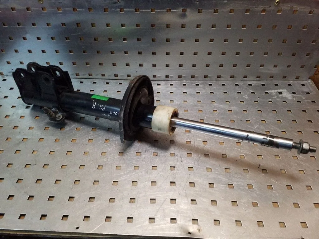 Amortyzator przedni 4060A104