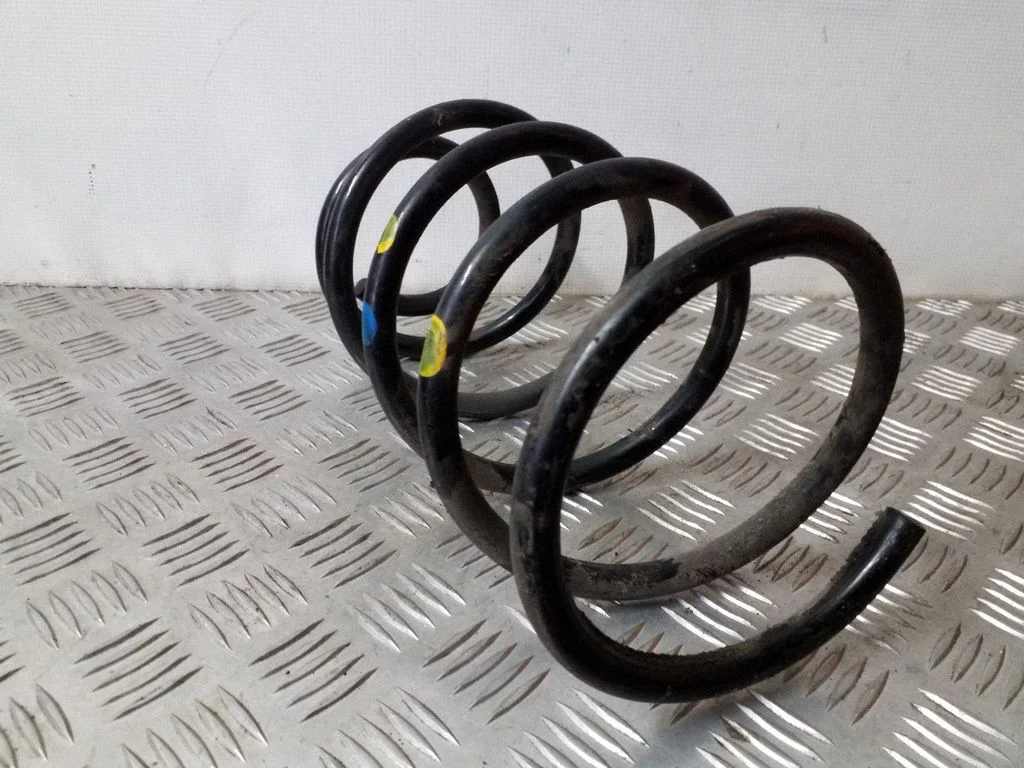 Front coil spring – left