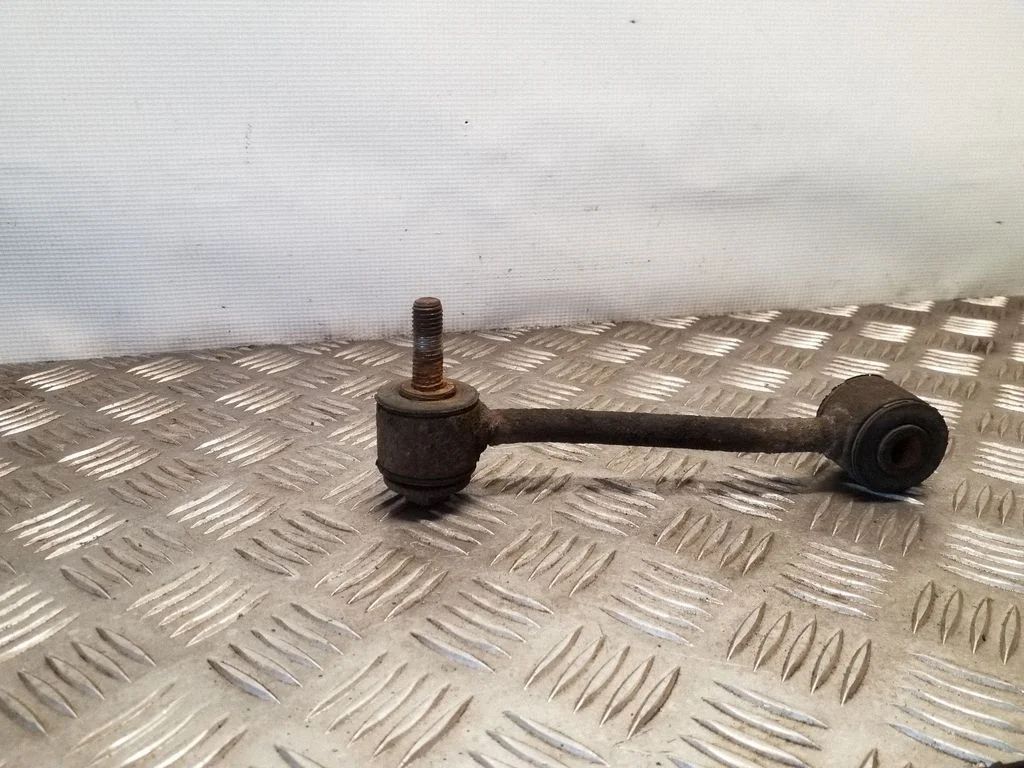 Front anti-roll bar/stabilizer link – left