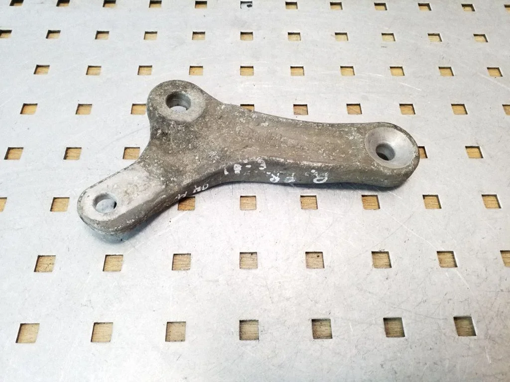 Priekšējā stabilizatora atsaite 67585289